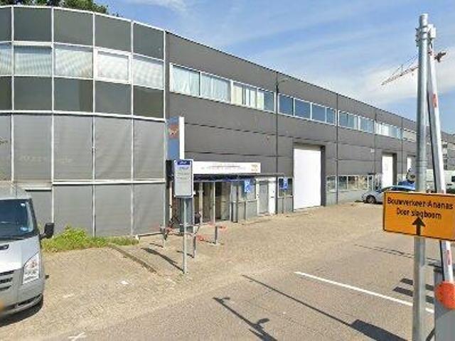 Bedrijfspand te huur in Staalwijk, Leiden