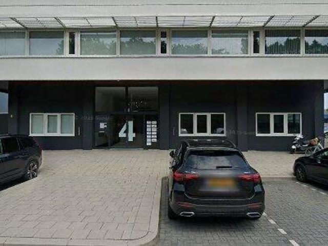Bedrijfspand te huur in Kort Ambacht, Zwijndrecht