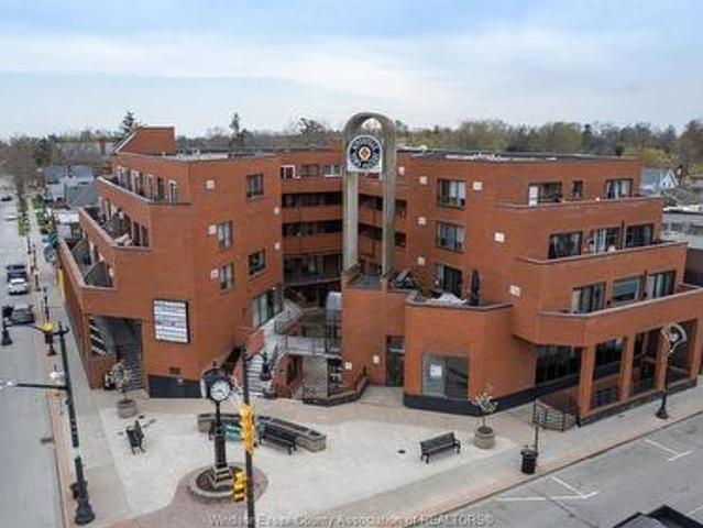 Commercial for rent in Kingsville, Ontario