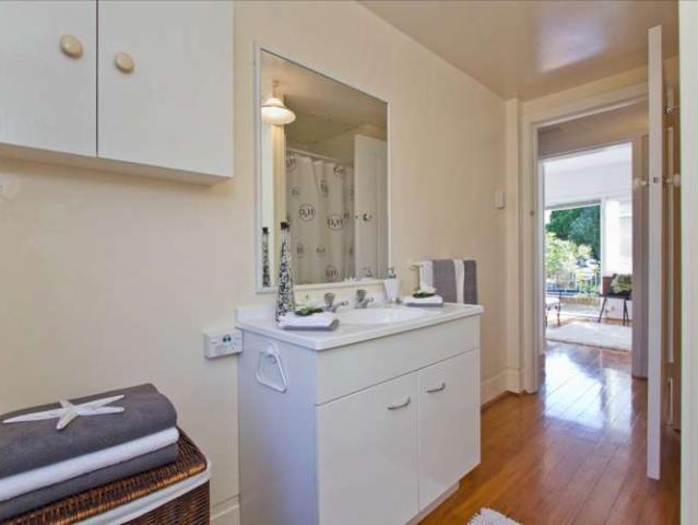 Apartment for rent in Mission Bay, Auckland