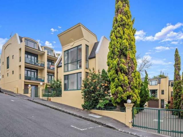 Townhouse for sale in Parnell