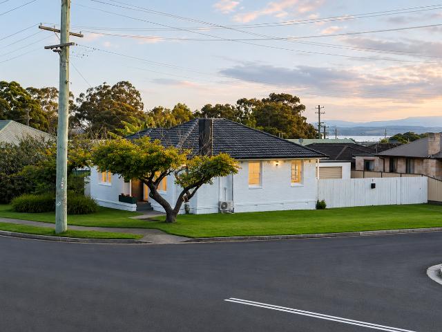 House for rent in Wollongong West, New South Wales