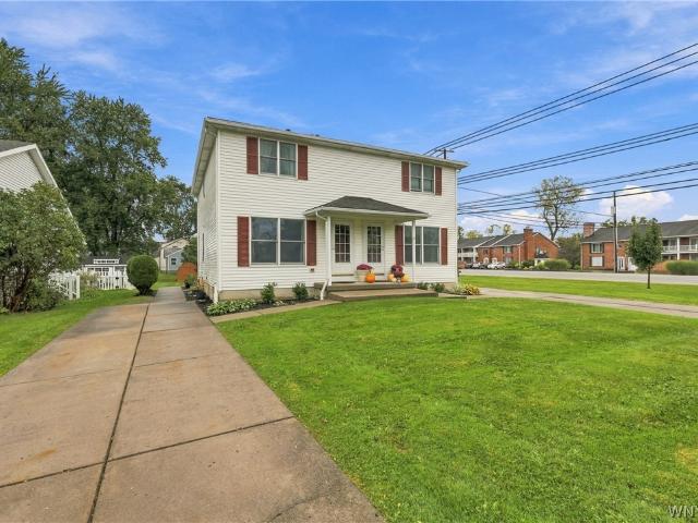 House for sale in East Lancaster, Town of Lancaster