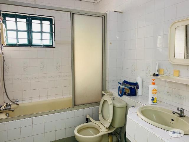 Room for rent in Petaling, Damansara Damai