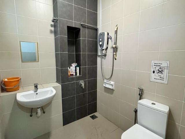 Room for rent in Petaling, Alam Impian