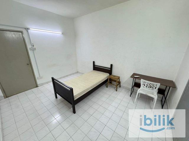 Room for rent in PJU 6, Petaling Jaya