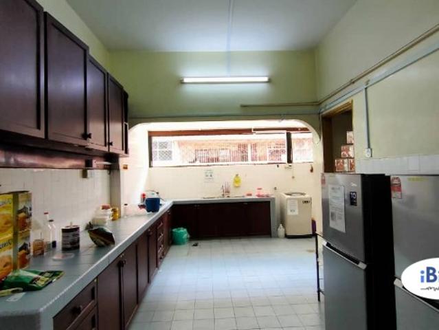 Room for rent in Petaling, Damansara Damai