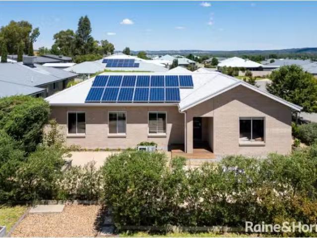 House for rent in Gobbagombalin, Wagga Wagga City Council