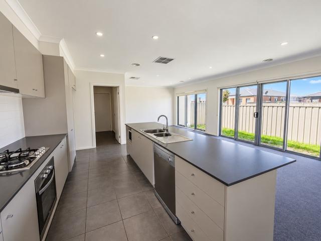 Apartment for rent in Toolern Vale, Melbourne