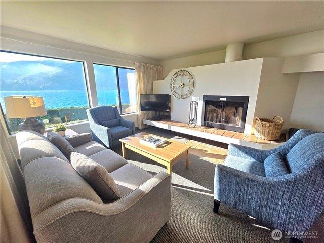 Condo for sale in Washington