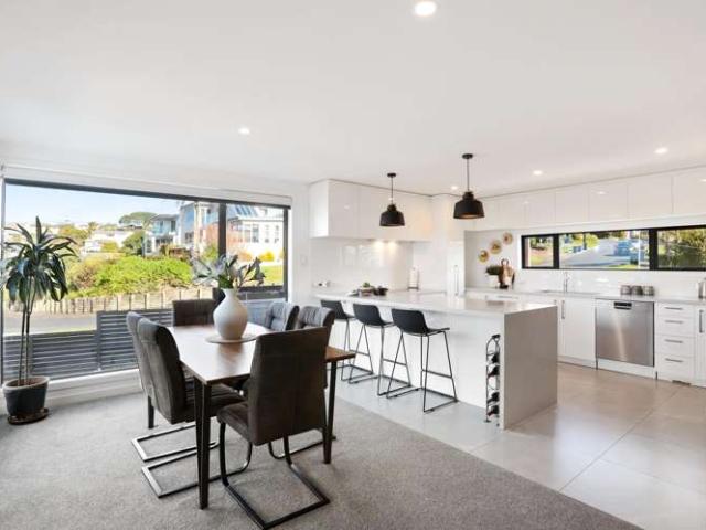 Townhouse for sale in Whangaparaoa, Oroua County