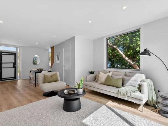 Townhouse for sale in Days Bay, Wellington