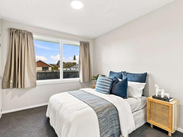 House for sale in Chaslands, Canterbury