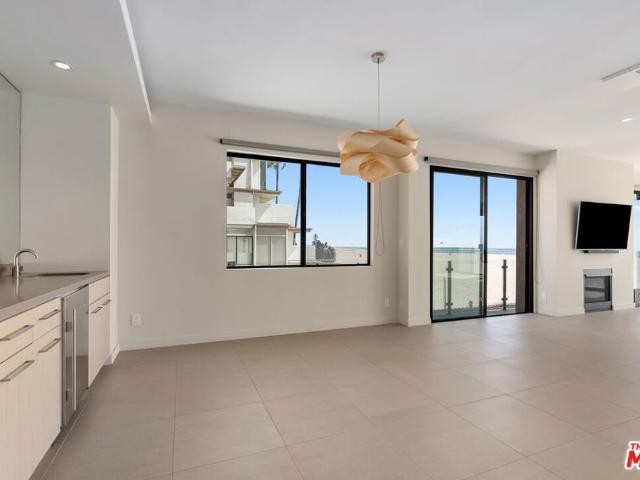 Condo for sale in Canoga Park, California