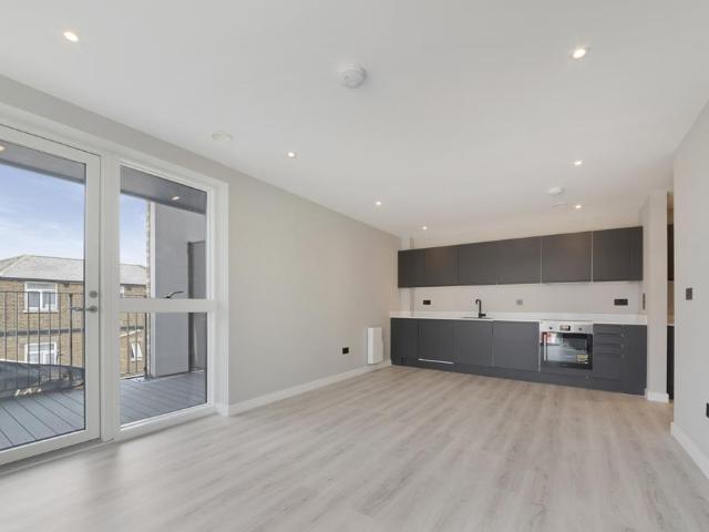 Apartment for rent in Dudden Hill, Greater London