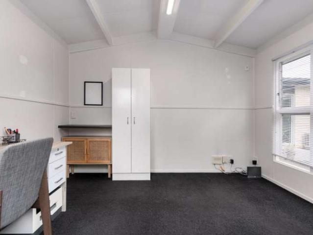 Property for sale in Chaslands, Canterbury