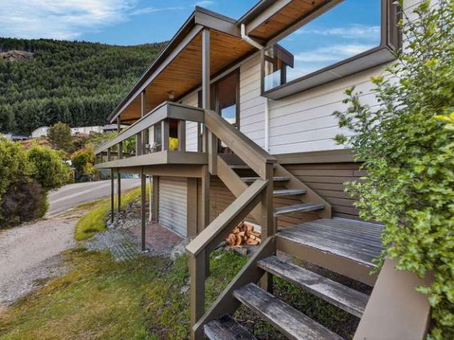 House for sale in Days Bay, Wellington