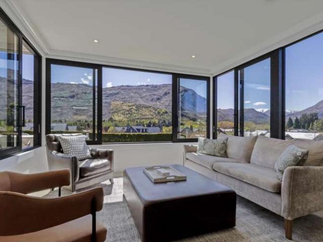 House for sale in Otakou