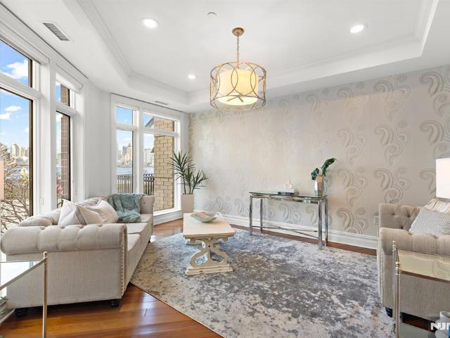 Townhouse for sale in Weehawken Townhouse for sale in Weehawken