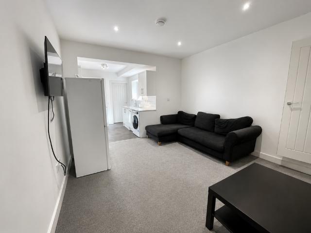 Room for rent in Elmfield, Leicestershire