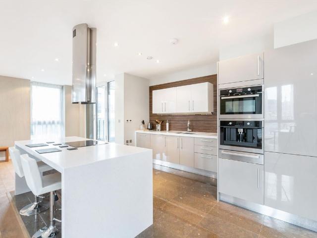 Apartment for rent in Victoria, Greater London