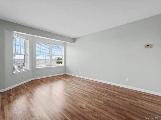 Condo for sale in Locust Point, New York