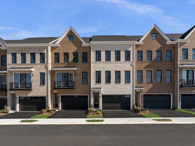 Townhouse for sale in Virginia
