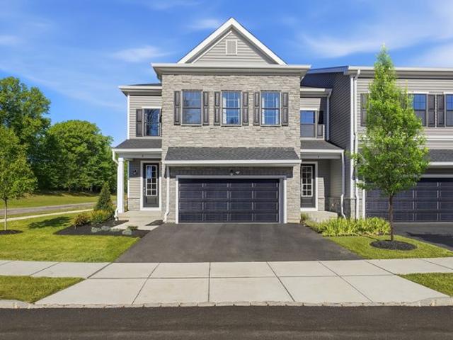 Townhouse for sale in Oakland, New Jersey