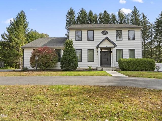 House for sale in Town of Niskayuna, Schenectady County