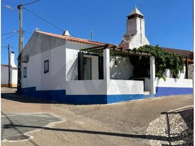Casa venda em Ferreira, Capelins (Santo António)