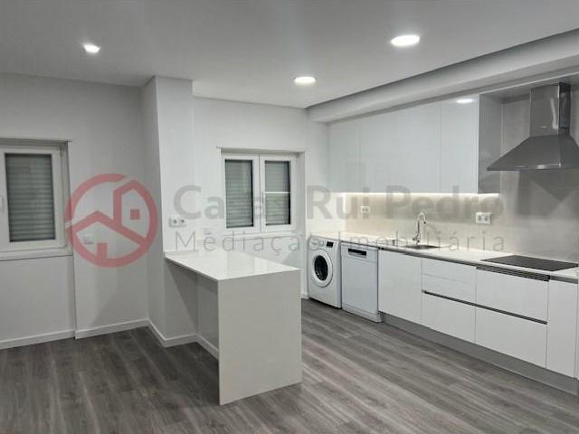 Apartamento venda em Almada, Setúbal
