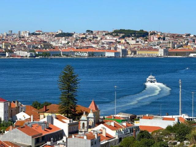 Apartamento alugar em Cacilhas, Almada
