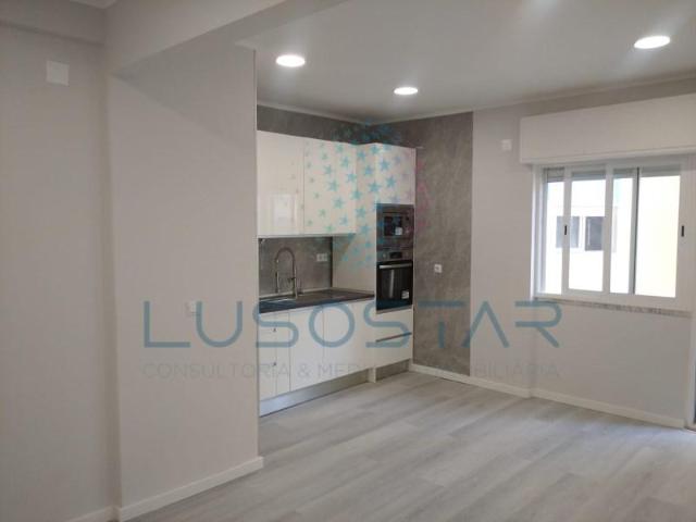 Apartamento venda em Amadora, Lisboa