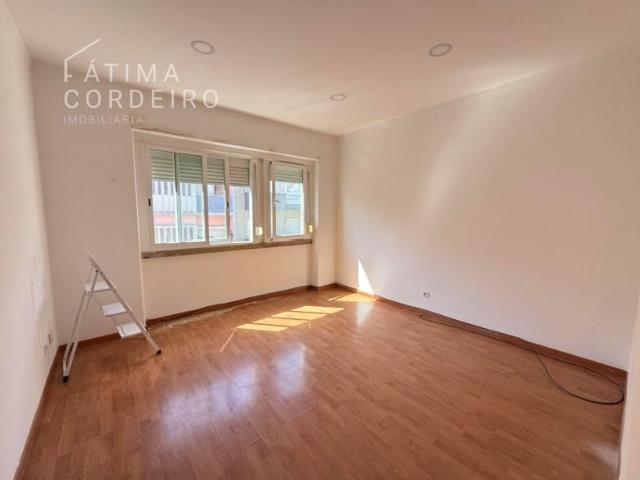 Apartamento alugar em Bairro Janeiro, Amadora