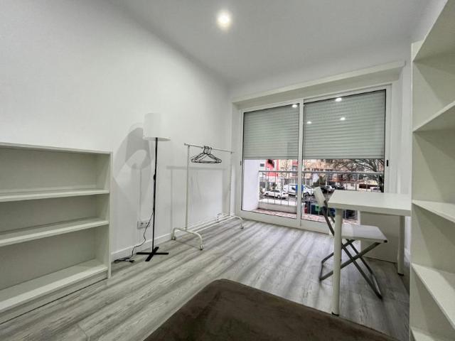 Quarto alugar em Bairro Janeiro, Amadora