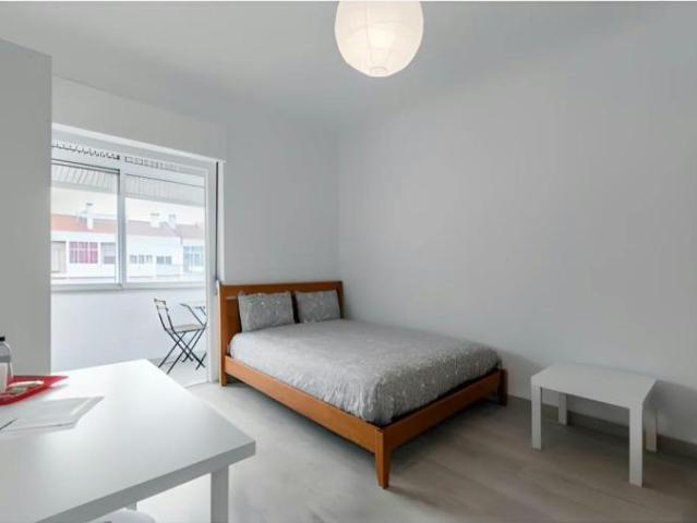 Quarto alugar em Falagueira, Amadora
