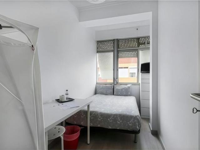 Quarto alugar em Falagueira, Amadora