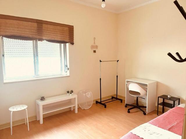Room alugar em Baixa Da Banheira