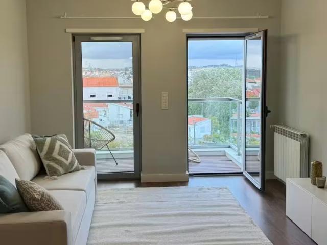 Apartamento alugar em Capuchos, Almada