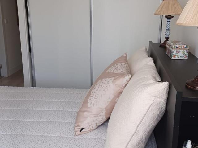 Room alugar em Carnaxide, Outurela