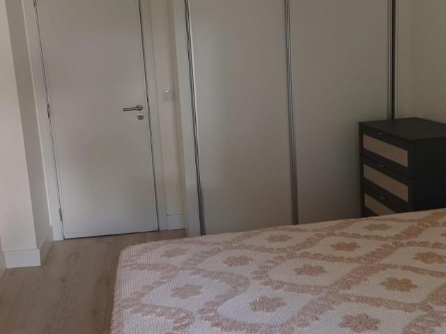 Room alugar em Carnaxide, Outurela