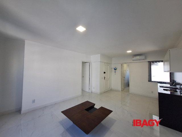 Quarto aluguel em Região Geográfica Imediata de Florianópolis, Desterro