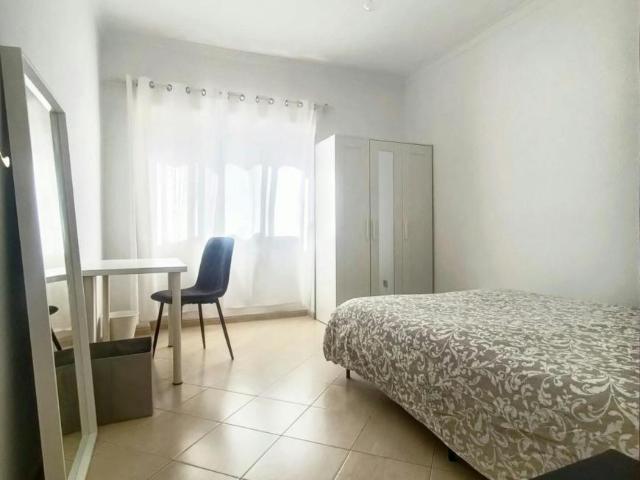 Quarto alugar em Seixal, Corroios