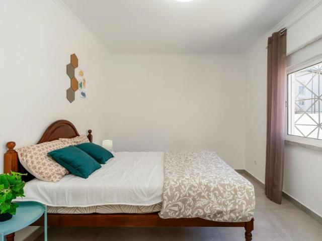 Quarto alugar em Bairro do Campo da Bola, Costa Da Caparica
