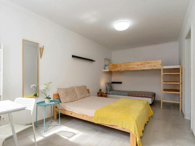 Quarto alugar em Bairro do Campo da Bola, Costa Da Caparica