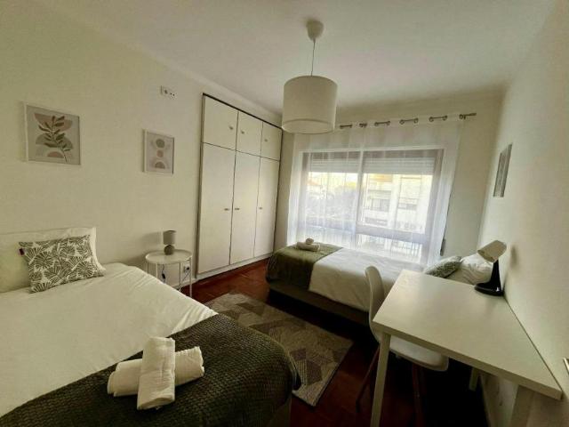 Quarto alugar em Avilhó, Porto
