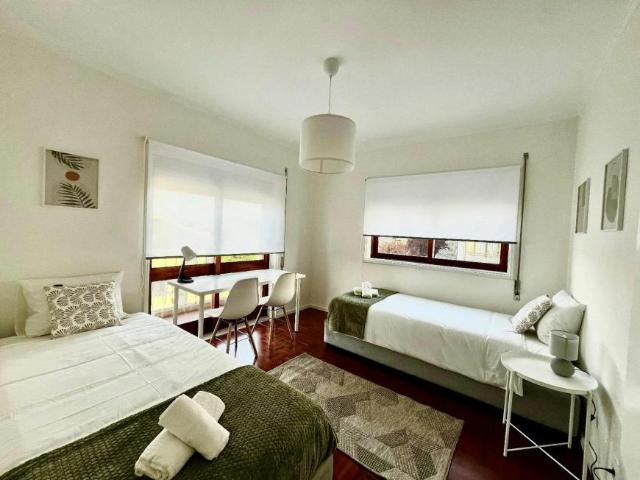 Quarto alugar em Avilhó, Porto