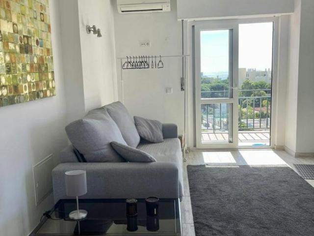 Apartamento alugar em Centro Urbano Comercial do Estoril, Cascais