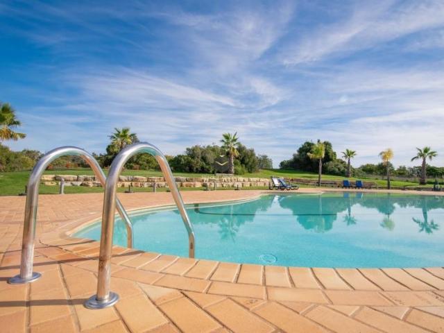 Apartamento venda em Estômbar, Faro