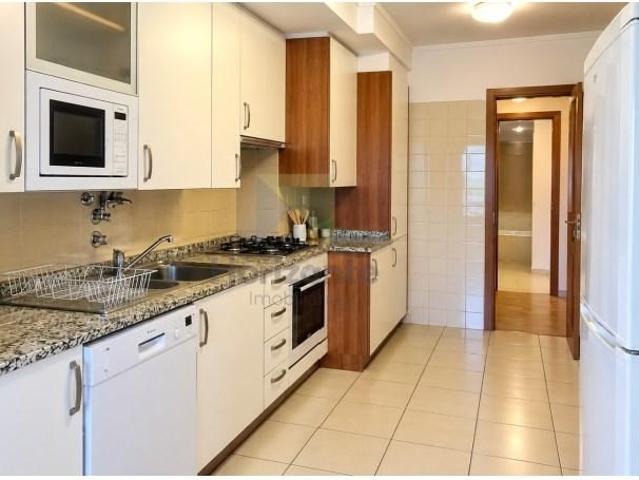 Apartamento alugar em Santa Clara, Lisboa